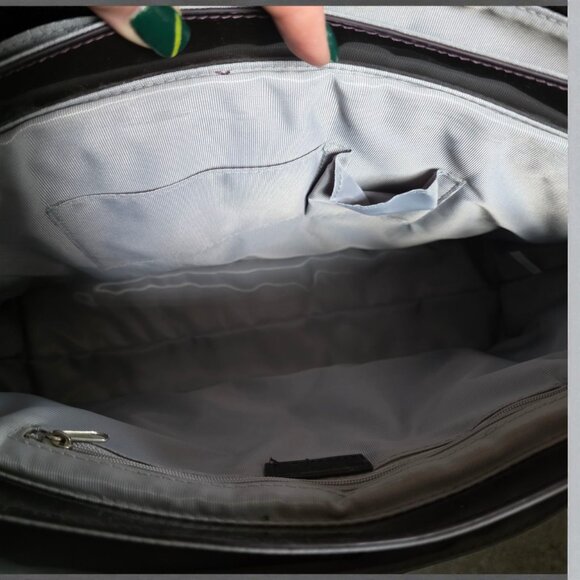 BEIJO "OVER ACHIEVER" Padded Laptop Carry Bag in Burgundy - Picture 9 of 14